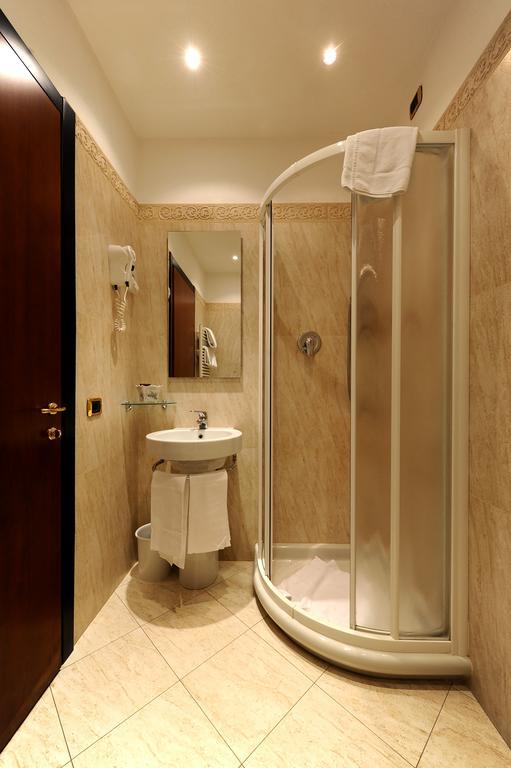 Hotel City Legnano Zimmer foto
