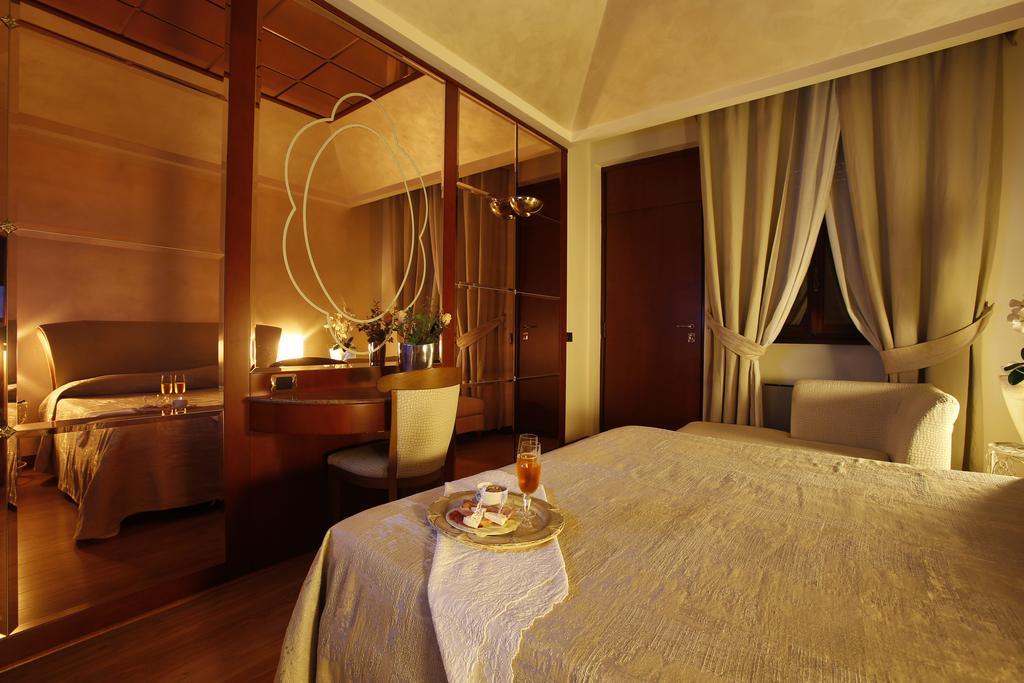 Hotel City Legnano Zimmer foto