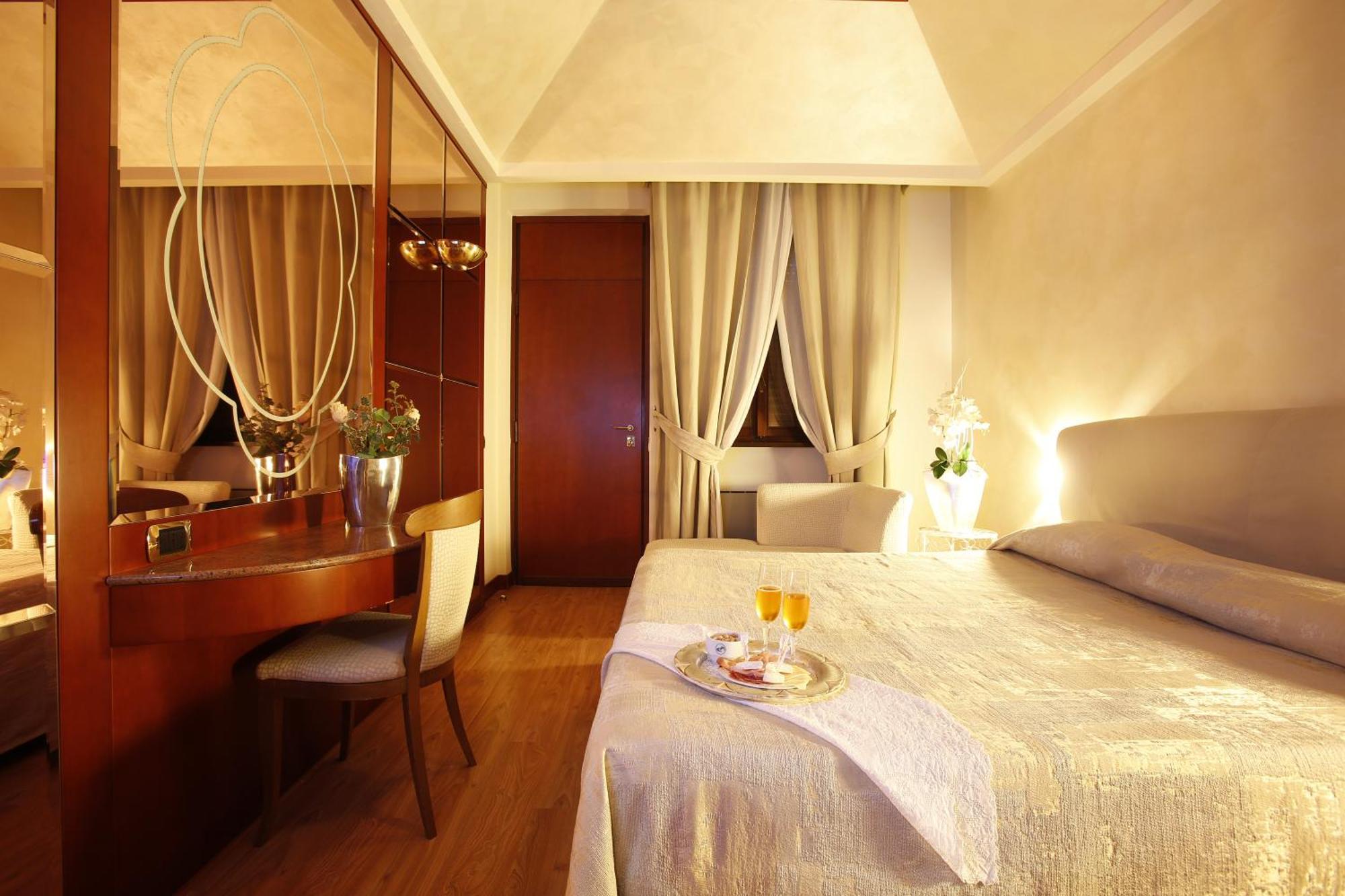 Hotel City Legnano Exterior foto